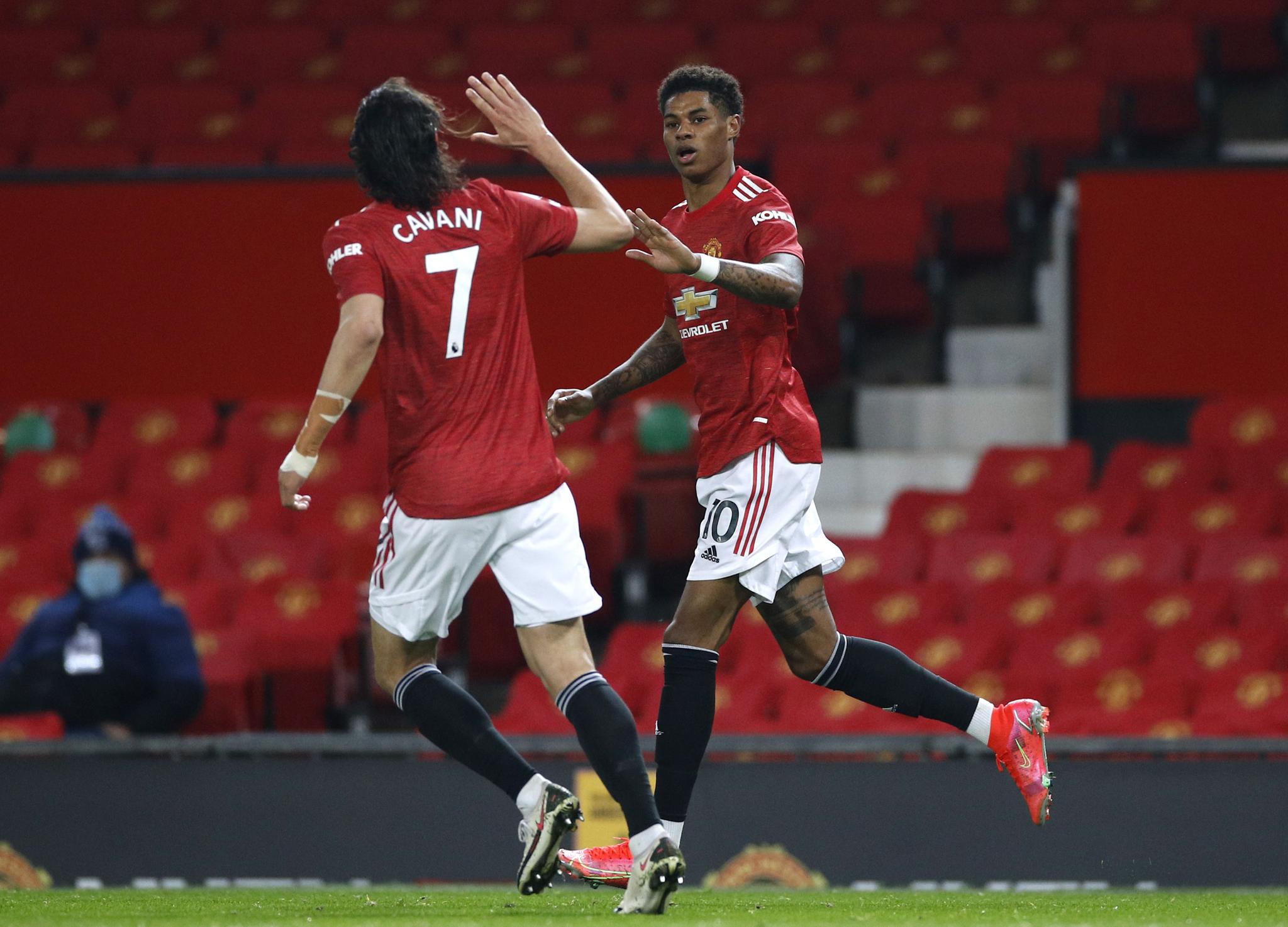 他在大型比 他在大型比