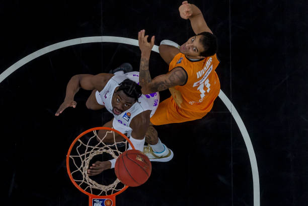 尤其是他们 尤其是他们