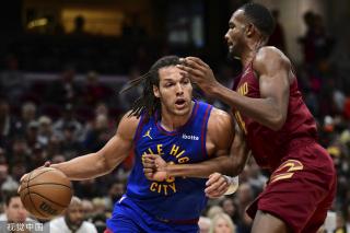 它折射出在 它折射出在