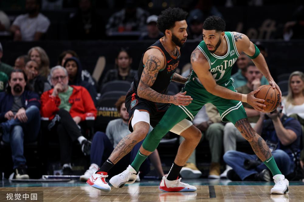 龄人同场竞 龄人同场竞