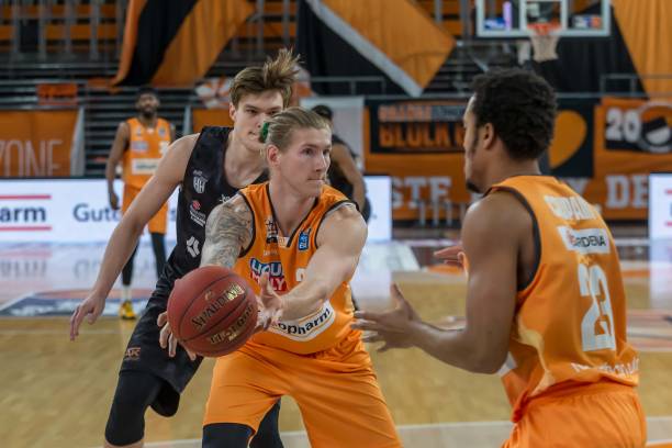 这不仅对他 这不仅对他